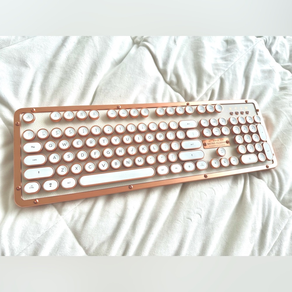 Azio Retro Classic Bluetooth Keyboard